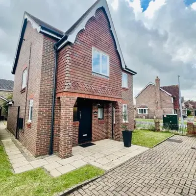 Luxury Homely Stay Near City Centre With Parking