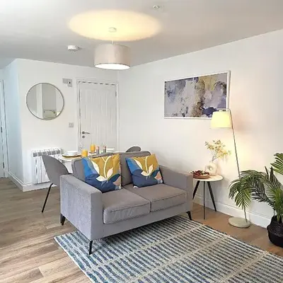 Cozy One Bed Flat at Dawe Luxury Suites - An Entire Apartment near Ely Cathedral & Train Station - The Perfect Base to Explore Ely
