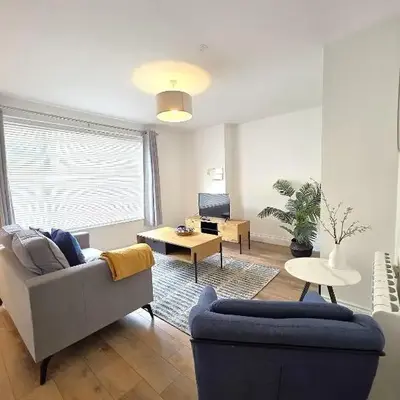 Stunning One Bed Flat at Dawe Luxury Suites - An Entire Apartment near Ely Cathedral & Train Station - The Perfect Base to Explore Ely