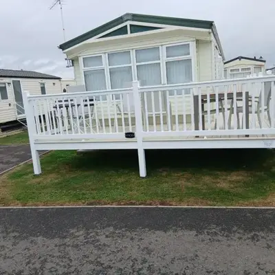 Willerby Delux - Holiday Home by the Sea - close to the Entertainment Complex-bedding