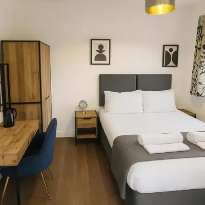 Free Parking-Modern Rooms in Central Cambridge Guest House by Luxiety Stays Near University