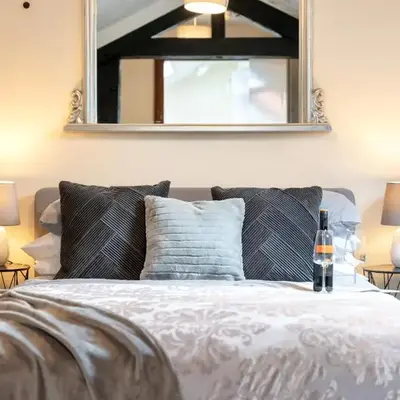 4 Bdr House with TV