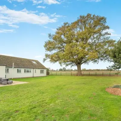 5 Bed in Washbrook oc-m33105