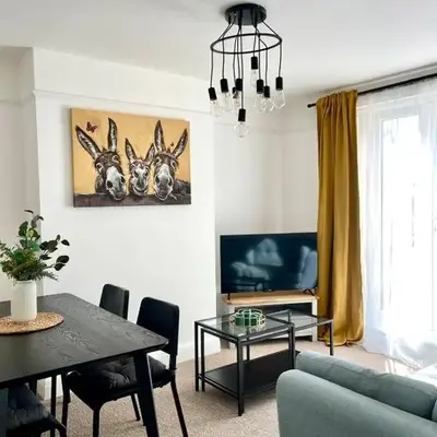 Spacious 4-Bed Home Near Cambridge City Centre