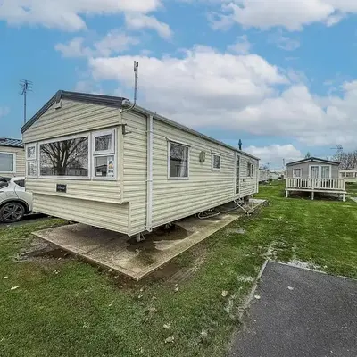 Lovely 6 Berth Caravan At Seawick Holiday Park