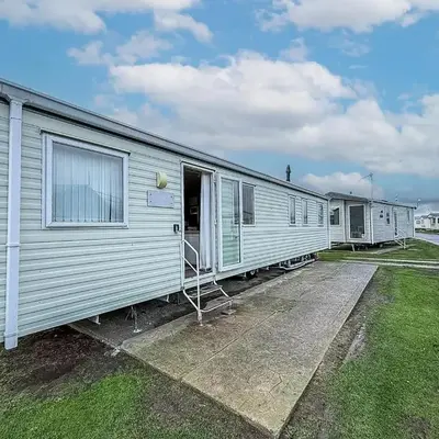 Cosy 6 Berth Caravan At St Osyth Beach Holiday Park In Essex Ref 28001Y