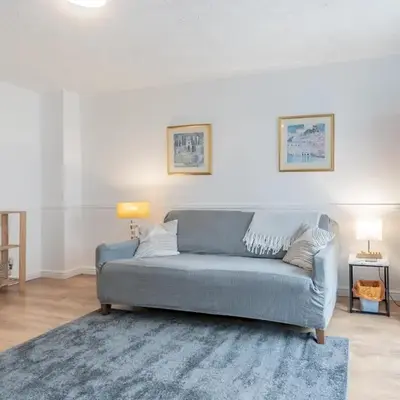 Pass the Keys Cosy home Basildon Ideal for contractors