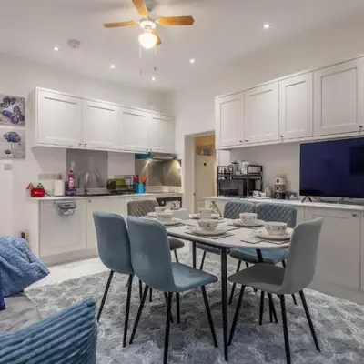 Newly refurbed 3Bed Annexe - With Parking!