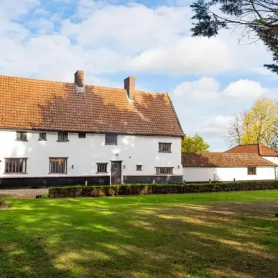 3 Bed Country House with Pool and Sauna