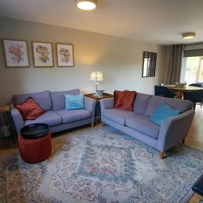 Beautiful 2 Bed Home with Spacious Garden