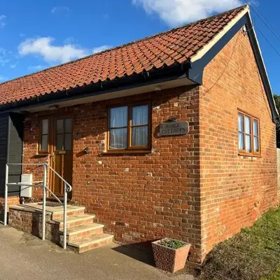 Charming 1BR Cottage in Aldringham