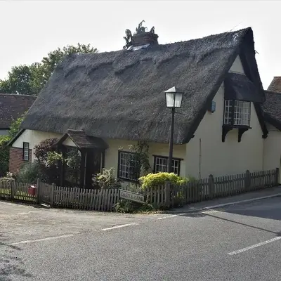 Beautiful Cottage opposite Hedingham Castle!