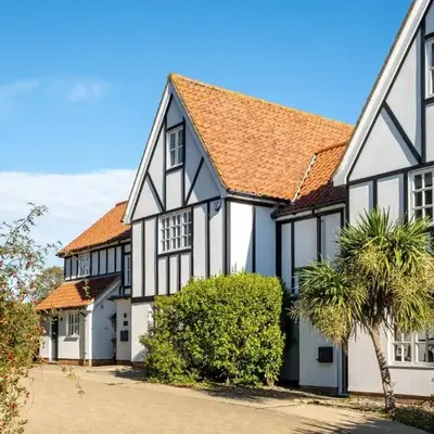 7 Sanctuary Court - sleeps 12 - Thorpeness - Aldeburgh Coastal Cottages - Close to the Beach