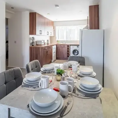 Spacious 3-Bed Home with parking