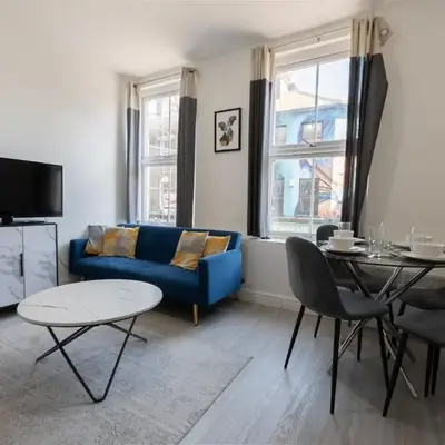 2 Bedroom Flat in the heart of Southend Sleeps 6 - Pass the Keys