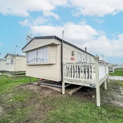 Caravan With Side Decking At St Osyth Beach Holiday Park Ref 28018Td