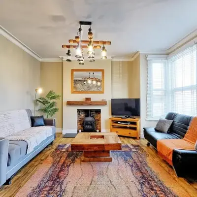 Cosy 2 Bedroom Flat Near Westcliff On Sea Beach & Hamlet Court Road