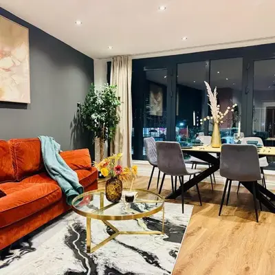 Lux 2 Bedroom Flat Central Brentwood slp 8 Guests