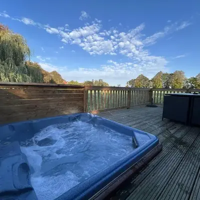 Athelington Lodge -Ash