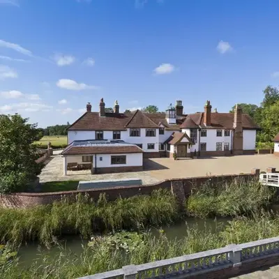 Martley Hall Estate by Group Retreats