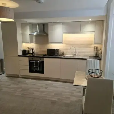 Cosy Central 1-Bed with Parking & Wi-Fi