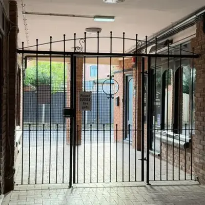 4 Castle Walk