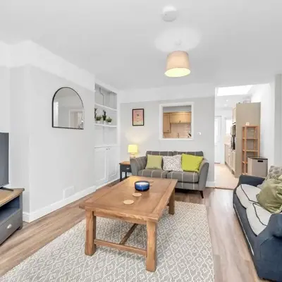 10 Mustow St - Charming 3 bed home next to the Abbey Gardens in Bury St Edmunds