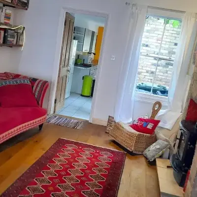 Lovely artist's home ecently refurbished