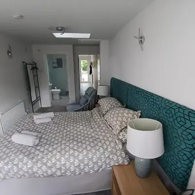 Ensuite Room with Private Entrance