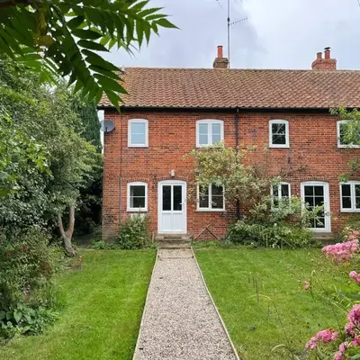 Beautiful Four Bedroom Cottage in Little Glemham