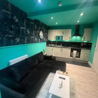 The Emerald Aura Stay By Cambridge Central Station