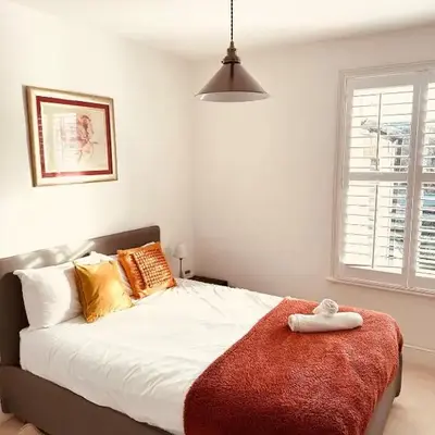 Central Cambridge with Free Parking and Pets welcome
