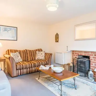 1 Hall Farm Cottage