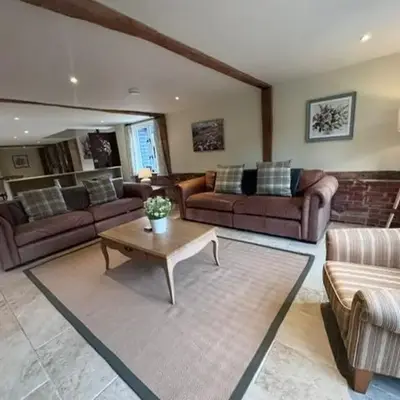 Stunning converted barn - Brand sleeps 8