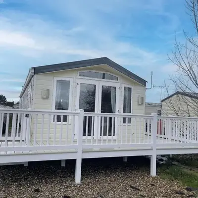 Lovely Caravan With Decking At Steeple Bay Holiday Park In Essex Ref 36073B