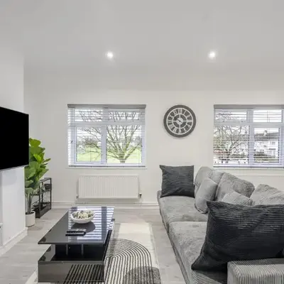Chic & Cosy 2 Bed Maisonette with Freeparking near Chelmsford City Centre
