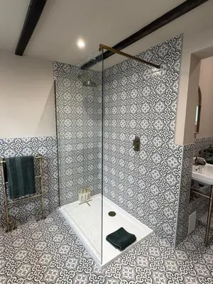 a bathroom with a shower and a sink at NEW Gorgeous Boutique Country Getaway in Tuddenham