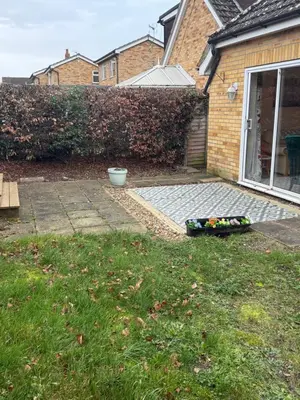 a yard with a house and a yard sidx sidx sidx at The Wright One Bedroom Place To Stay in Kingsgate