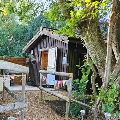 Readers Cabin-Cosy Countryside Studio Cabin