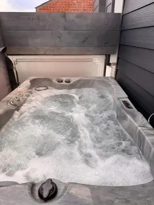 Gallery image of Red Velvet Romantic Suite Private Hot Tub Luxury in South Benfleet