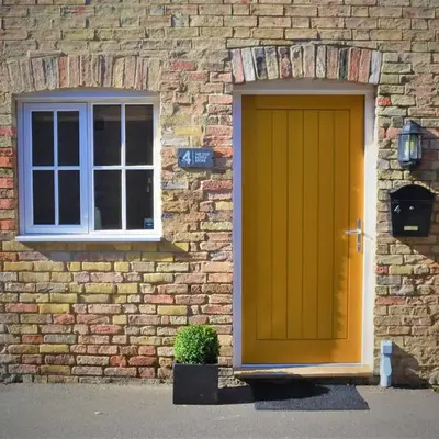 The Old Bottle Store - 2 Double Bedrooms