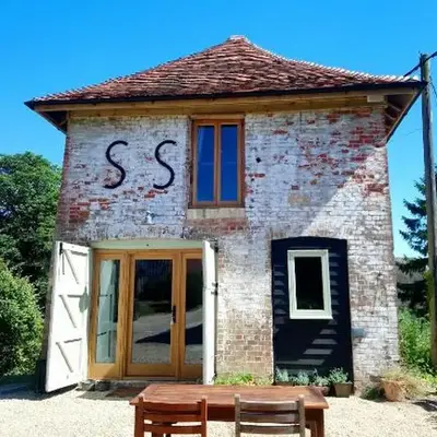 The Dovecote - unique self-contained 1bed renovated barn