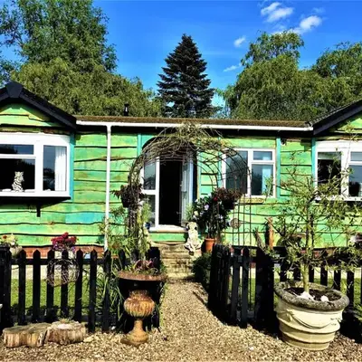 Lakeland Lodge with private Hot Tub and fishing