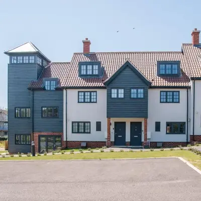 3 Oaks Court