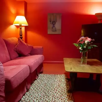 Stunning Apartment with Courtyard Near The Waterfront Ipswich