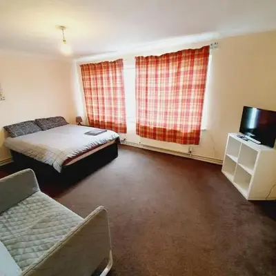 4 Bedroom Thundersley Apartment