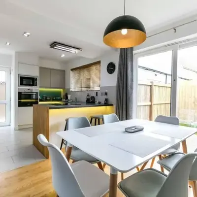 Spacious Modern Garden Family Home