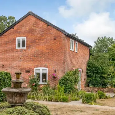 Coach House - Uk33307