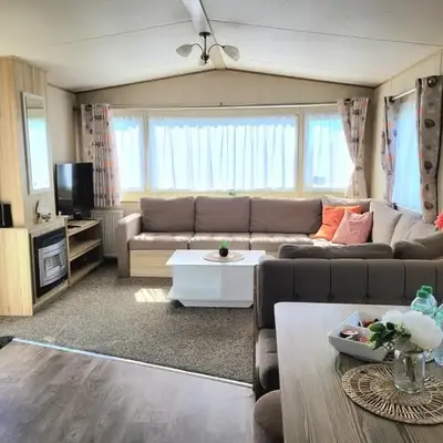 St Osyth- Sleeps8-freeparking-wifi-holidaypark