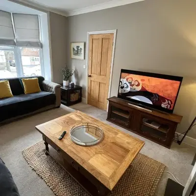 Refurbished Victorian Villa- Free Parking- Sleeps6